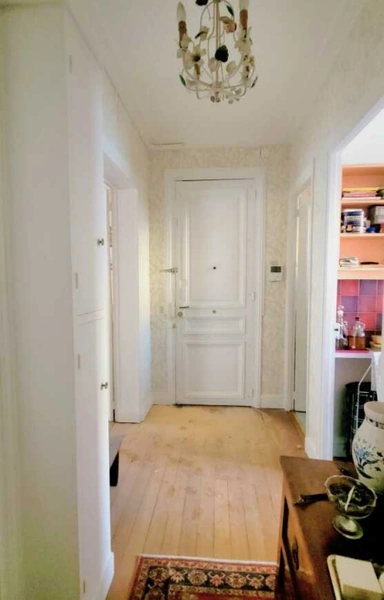 third image - rue descombes entree - 600h webp